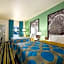 Super 8 by Wyndham Cotulla TX
