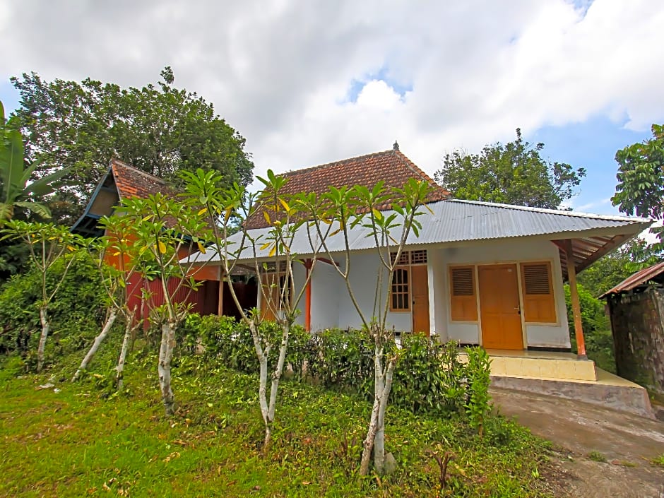 Hotel O Jati Homestay Near Taman Suranadi