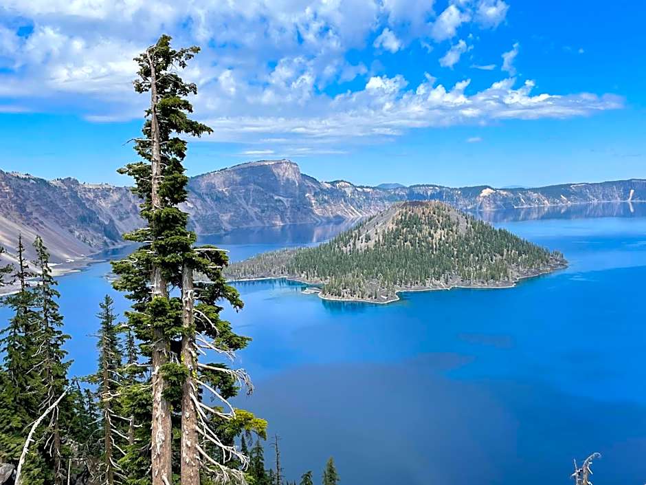 Crater Lake Gateway - Hwy 140