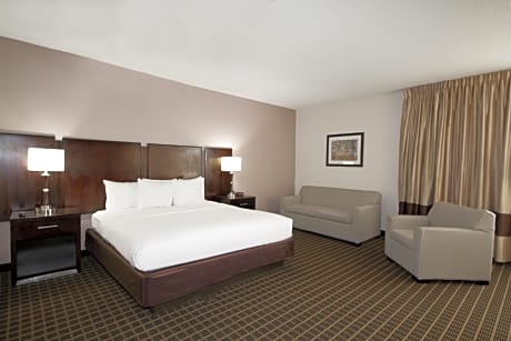 Superior King Suite - Non-smoking