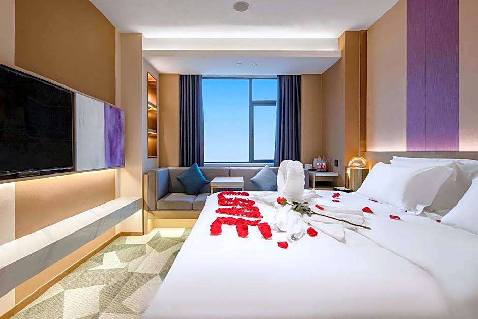 Lavande Hotel Yueyang East High-speed Railway Station Walmart