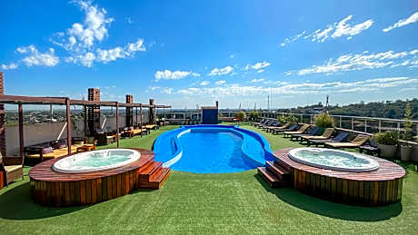 Grand Crucero Hotel