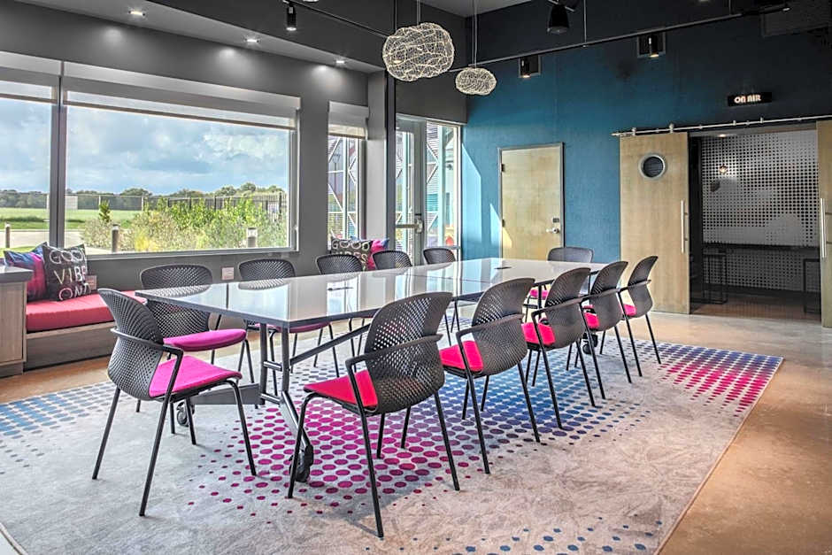 Aloft Dallas Arlington South