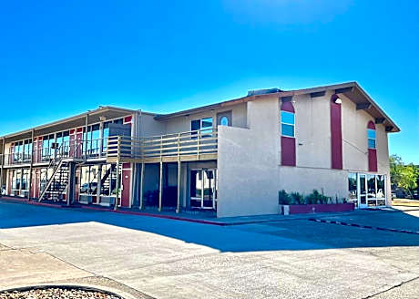 EZ Travel Inn College Station