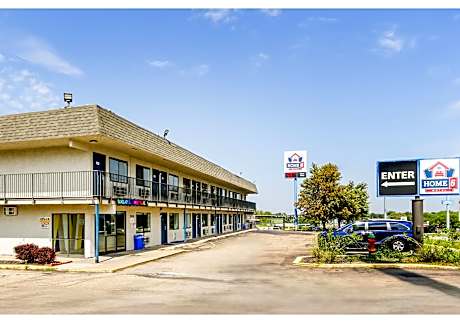 Motel 6 Topeka, KS - Northwest