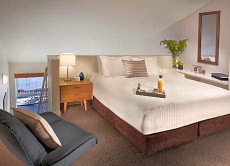 Premier One-Bedroom Apartment