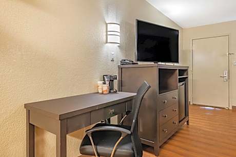 2 Double Beds, No Smoking