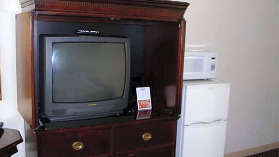 Super Inn & Suites