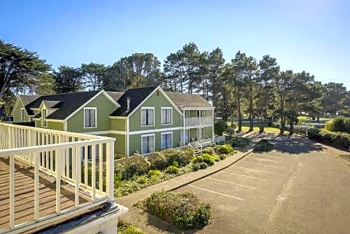 Hill House Inn