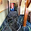 Woodland Inn & Suites