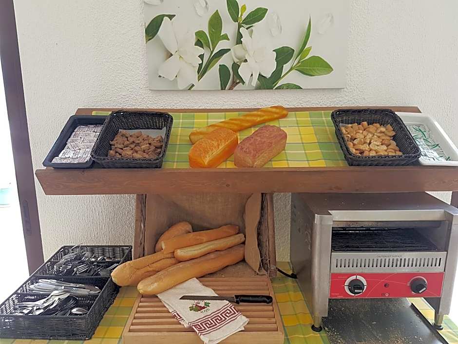 Summer Village of Hippokrates - Adults only