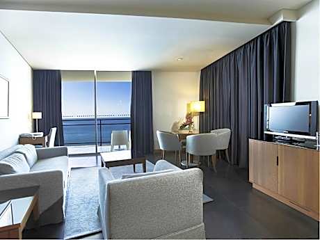 Premium Suite with Sea View