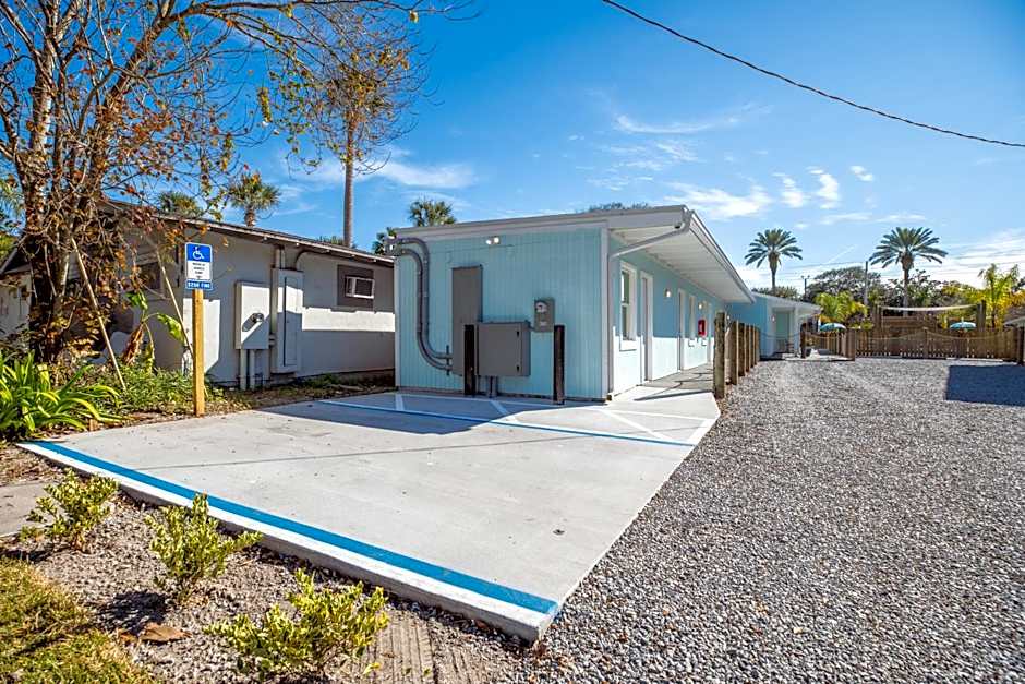 Salt Air Inn & Suites