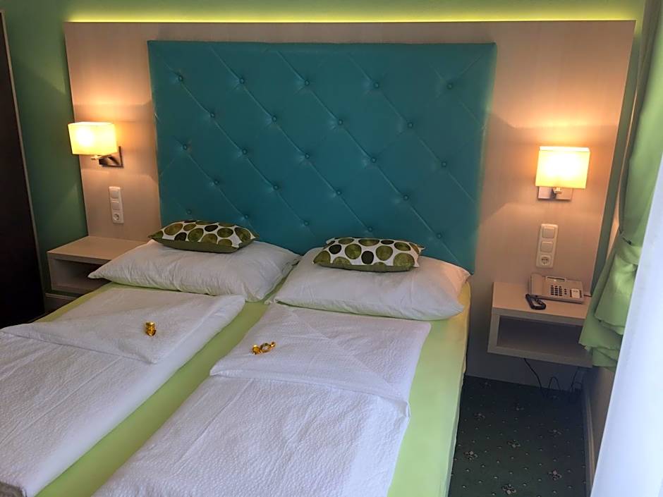 Very Central, 5 min to city center, Self Check In