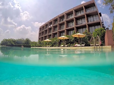 The Glory River Kwai Hotel