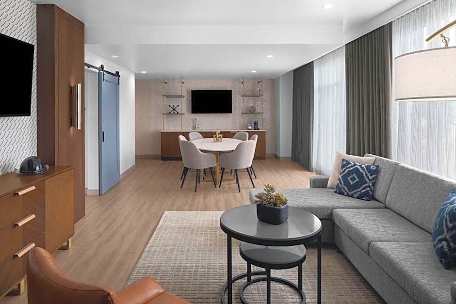 Hotel West & Main Conshohocken Philadelphia, Tapestry by Hilton