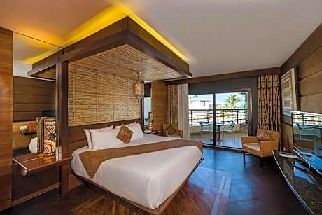 Junior Suite Street View