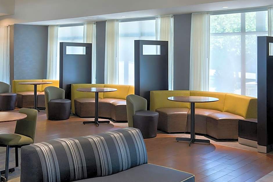 Courtyard by Marriott Norwalk