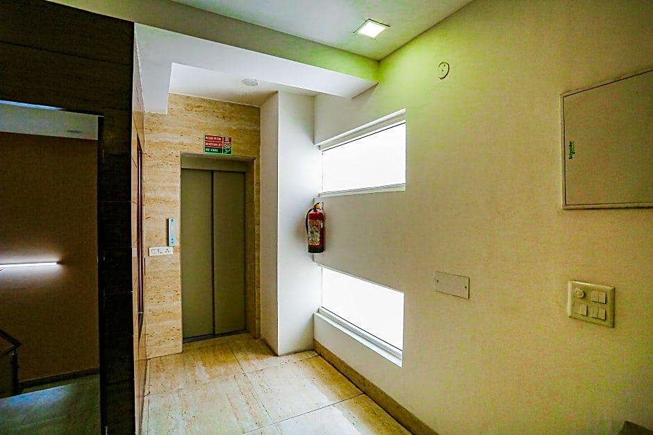 FabHotel Infinity Nest Sushant Lok