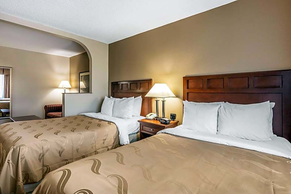 Quality Suites Paducah I-24