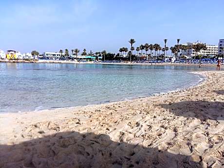 Christopher's Sandy Beach Suites