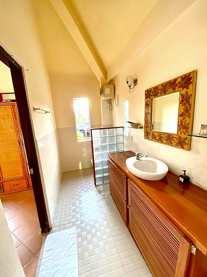 Photo 1 of 11 of Bungalow, Sea View