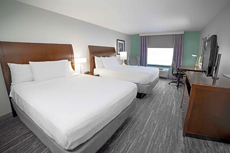 2 Queens Premium W/In-Room Drinks-Snacks