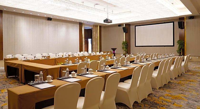 Crowne Plaza Dalian Sports Center by IHG