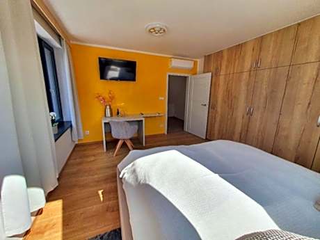 Deluxe Double Room with Shower