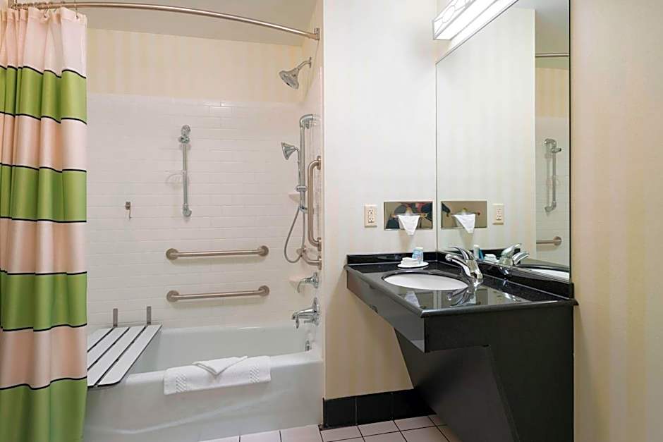 Fairfield Inn & Suites by Marriott Huntingdon Route 22/Raystown Lake