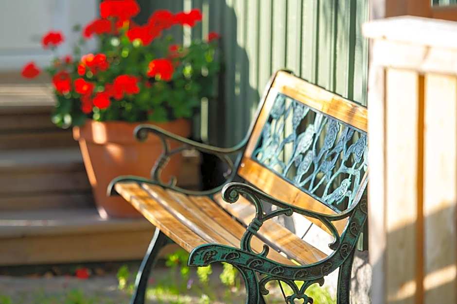 Vare 4 vandrarhem AB