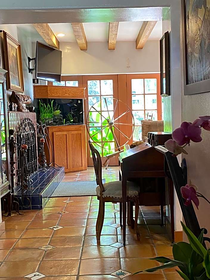 Villa Rosa Inn