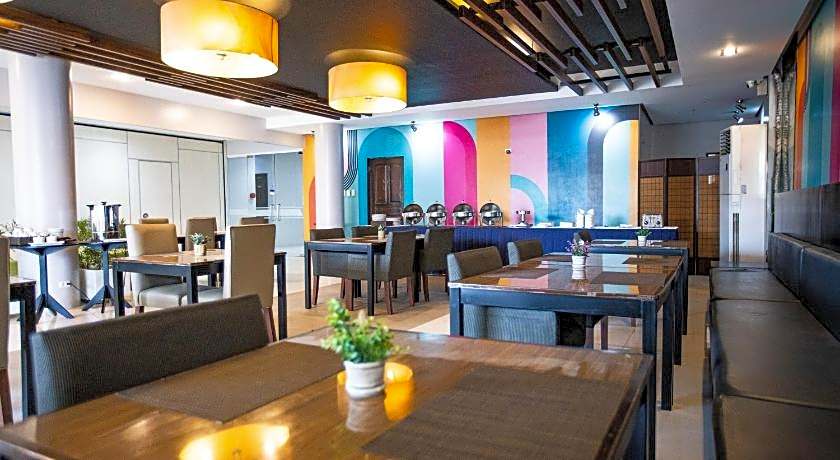 Holiday Suites Business District - Formerly Empire Suites Hotel