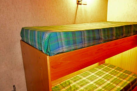 Large One-Bedroom Apartment with Mountain View