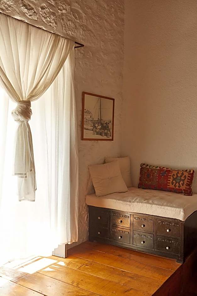 Bratsera Boutique Hotel