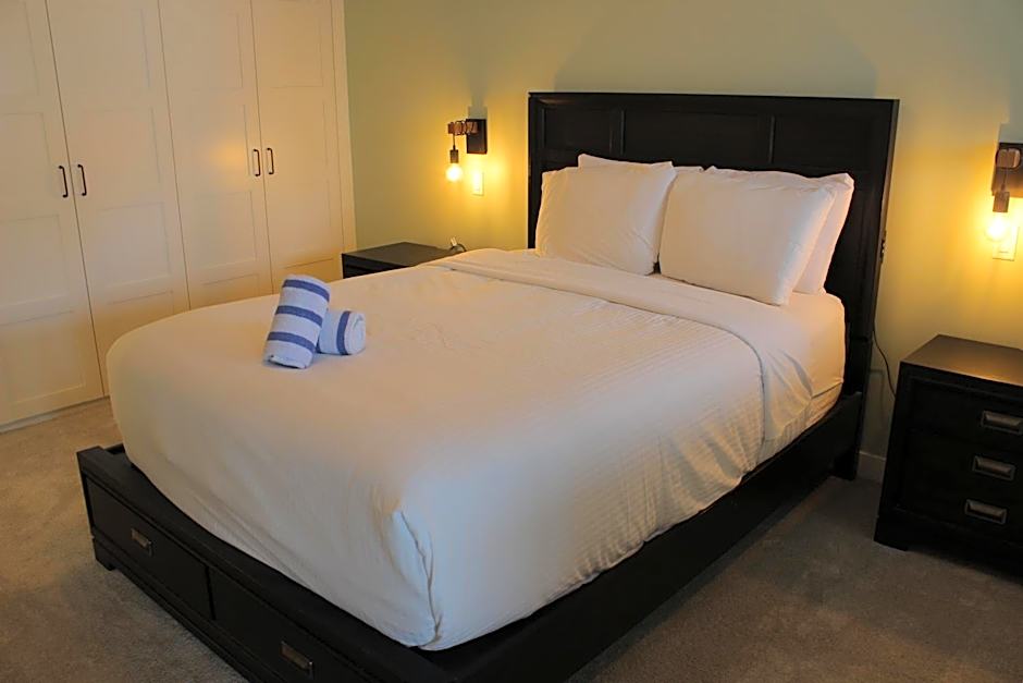 Timberline Lodges by Fernie Lodging Co