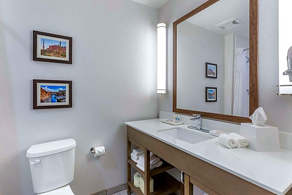 Comfort Suites Scottsdale Talking Stick Entertainment District