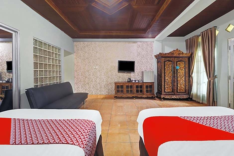 OYO Life 11350O Hotel R Cantika Syariah