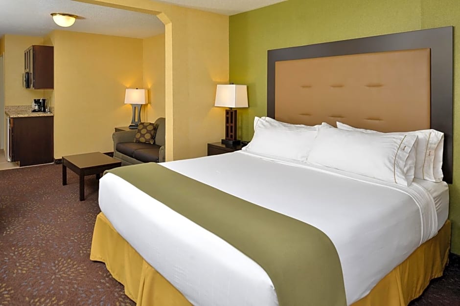 Holiday Inn Express Hotel & Suites Charlotte