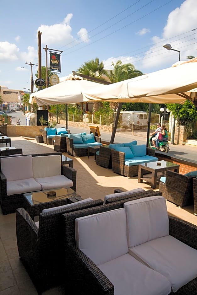 Anemi Studios & Apartments