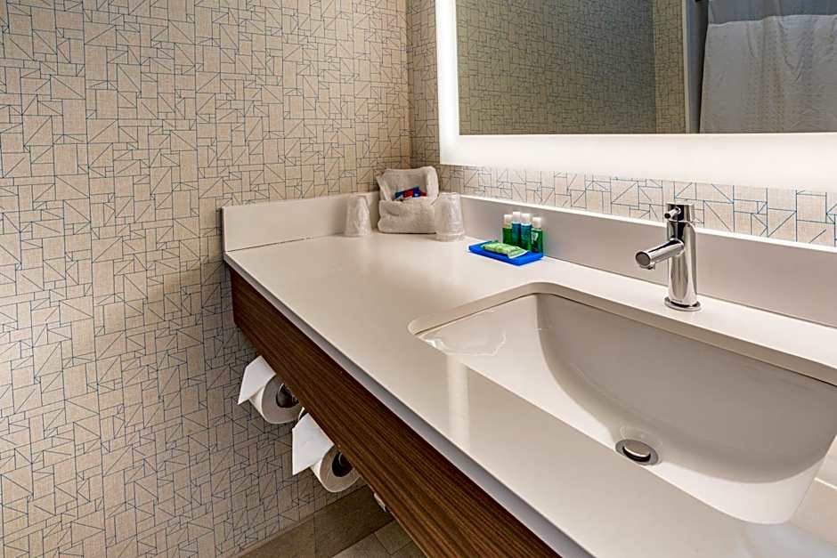 Holiday Inn Express Hotel & Suites Swansea By IHG