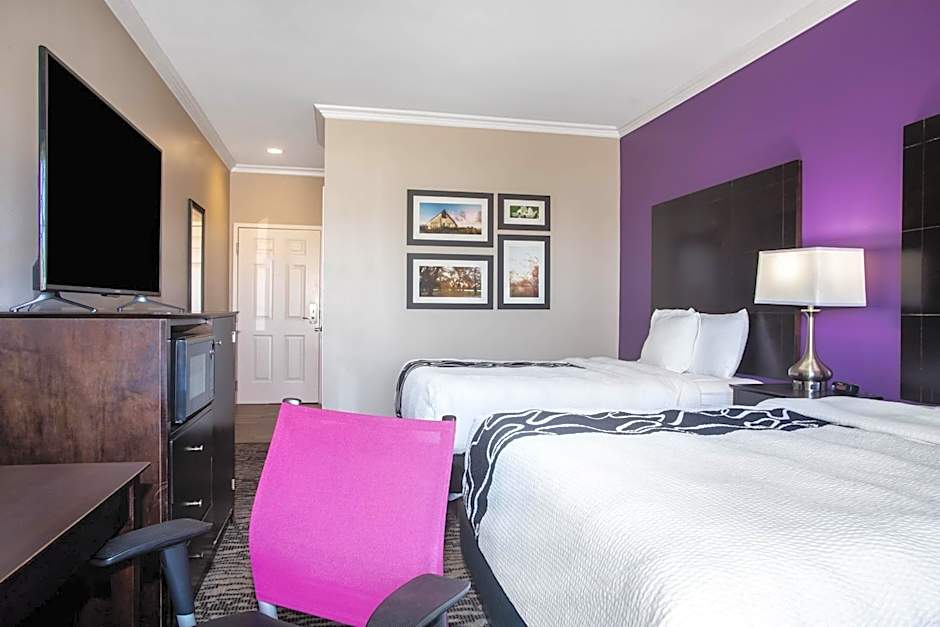 La Quinta Inn & Suites by Wyndham Houston - Magnolia