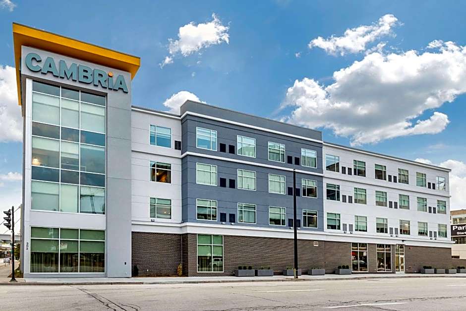 Cambria Hotel Milwaukee Downtown