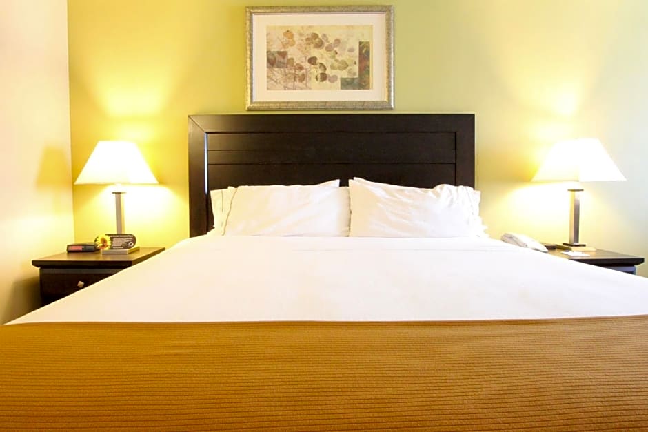 Holiday Inn Express Hotel & Suites Chicago-Libertyville By IHG