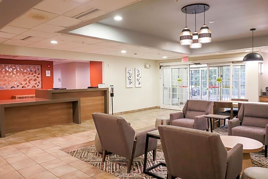 Candlewood Suites Richmond Airport Hotel