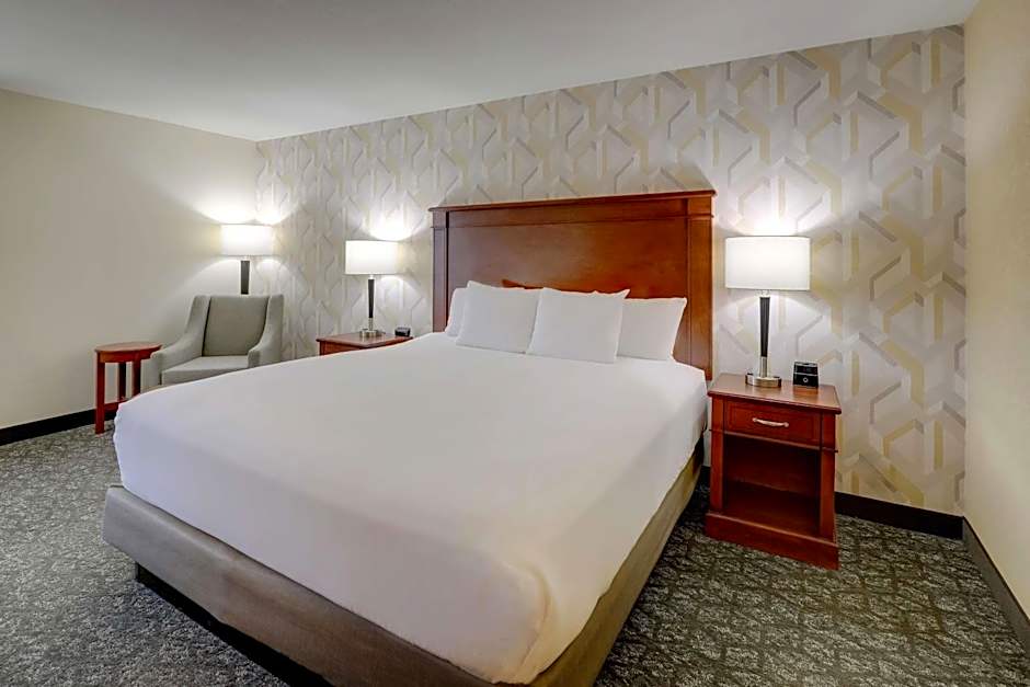 DRURY INN & SUITES CHARLOTTE UNIVERSITY PLACE