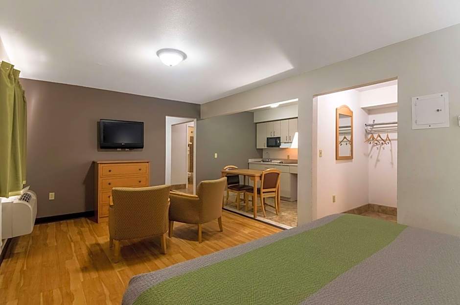 Blue Bonnet Suites -Lubbock, TX - Medical Center