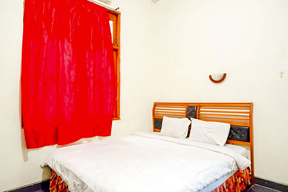 RedDoorz near Tugu Yogyakarta