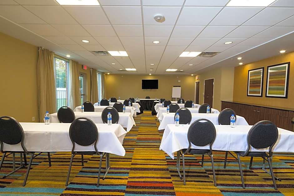 Fairfield Inn & Suites by Marriott Detroit Chesterfield