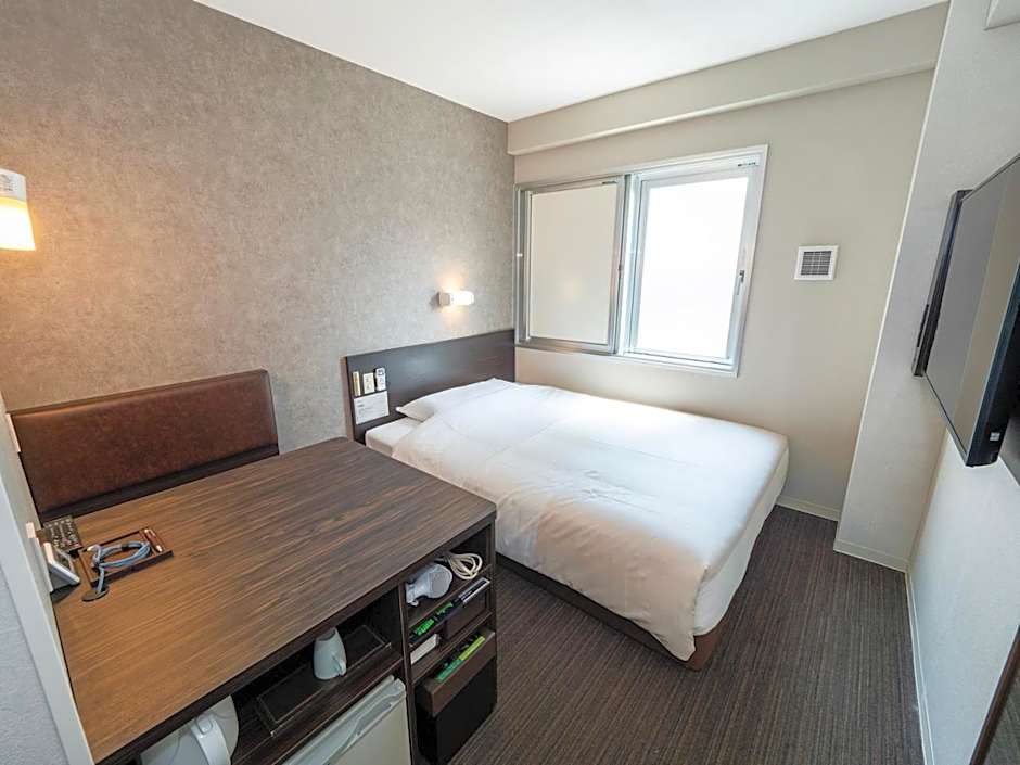 Super Hotel JR Shin-Osaka Higashiguchi